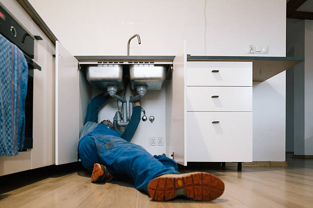 Professional Plumbing technician working in Blum, TX